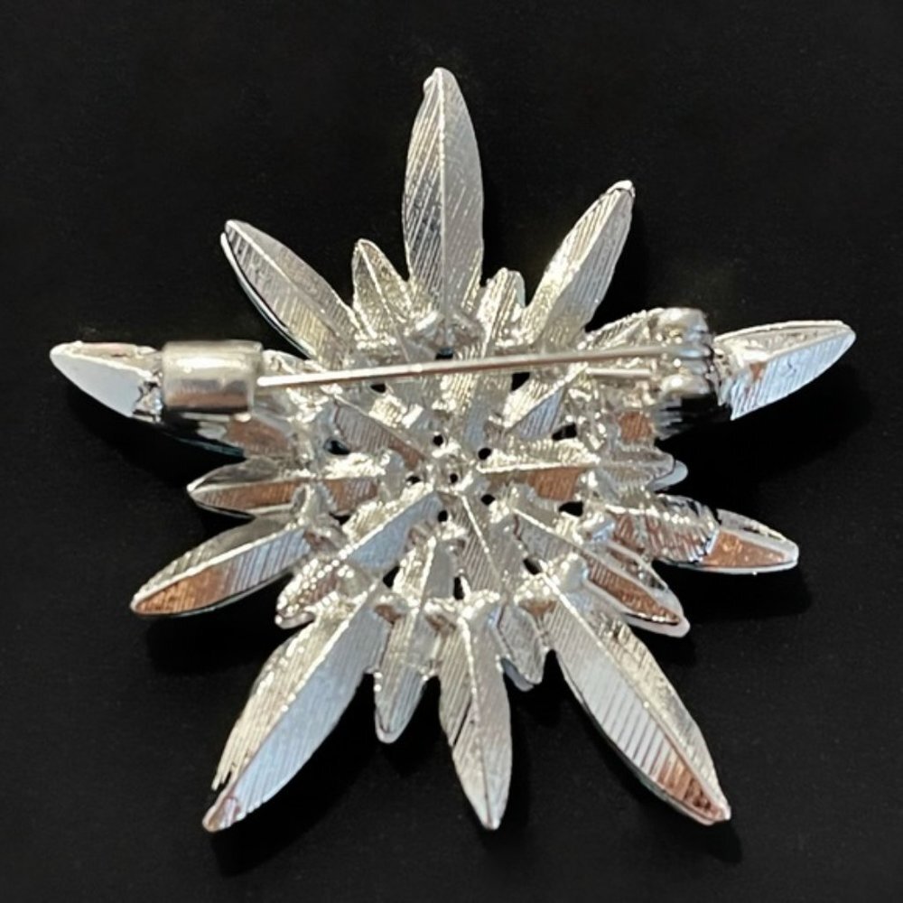 ✨Stunning Snowflake Rhinestones Brooch - Picture 2 of 3
